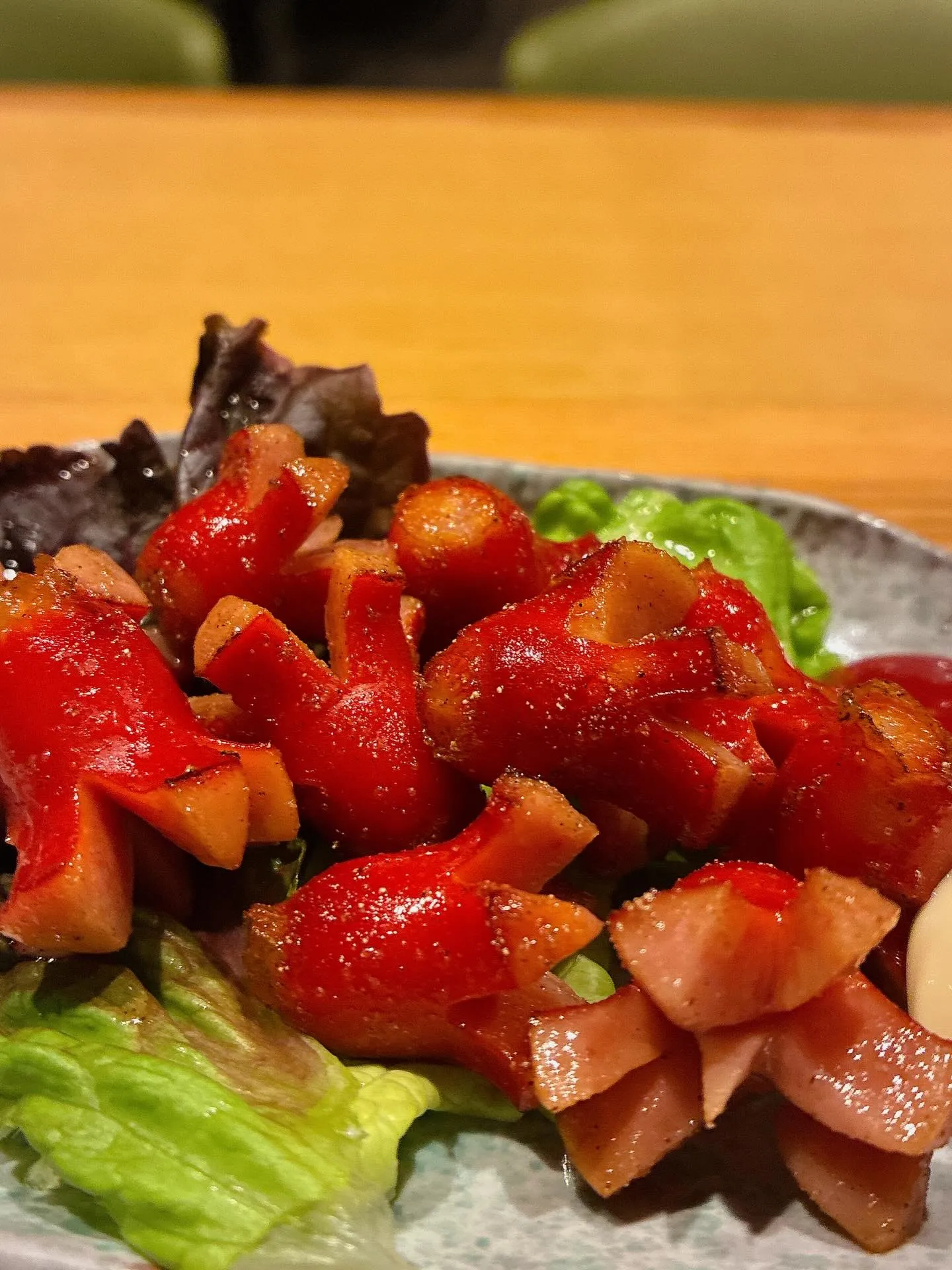 桜の木も緑が目立ってきましたね🌸